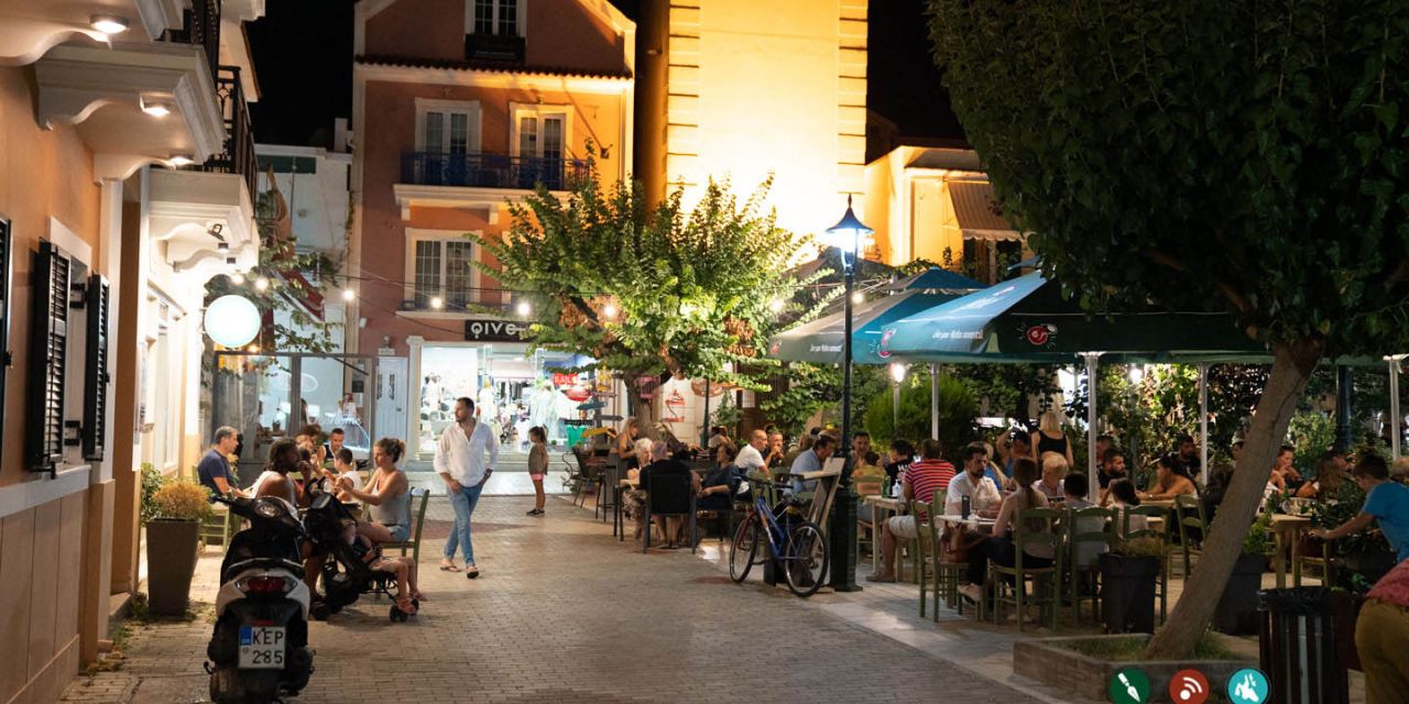 Λαχταριστές γεύσεις στο κατάστημα «Paprika Grill House» στην Πλατεία Καμπάνας