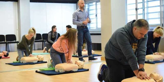 Με επιτυχία ολοκληρώθηκε η ημερίδα με θέμα «ΠΡΩΤΕΣ ΒΟΗΘΕΙΕΣ» στον Πόρο