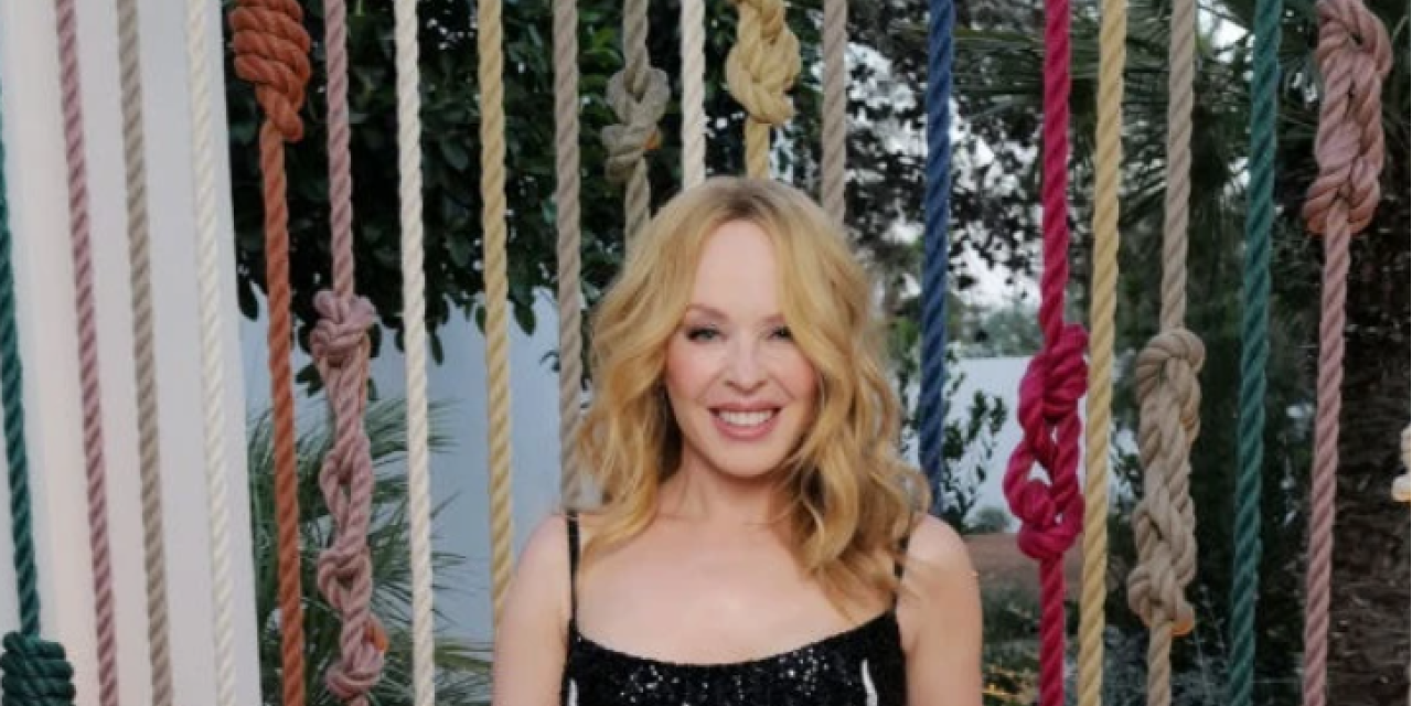 Kylie Minogue: Η εμφάνιση έκπληξη σε πάρτι στην Αθηναϊκή Ριβιέρα