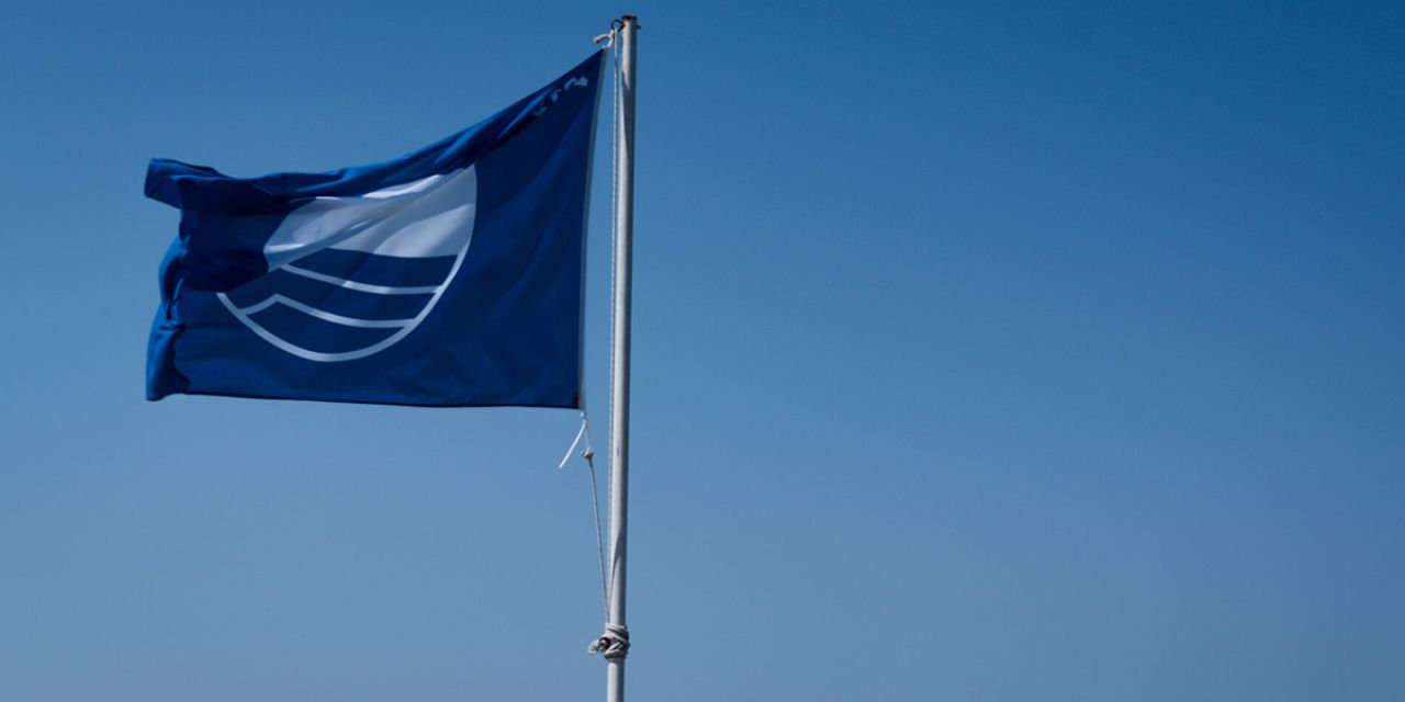 Αφαιρέθηκε η «Γαλάζια Σημαία» από 9 ελληνικές ακτές