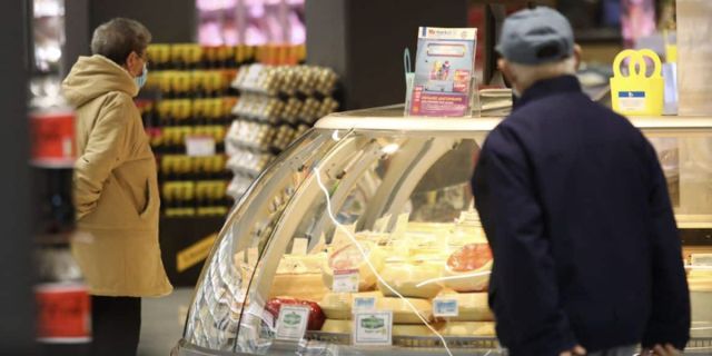 Market Pass: Ποιοι και πότε θα πάρουν έως 1.200 ευρώ – Τι ισχύει με το νέο βοήθημα των 300 ευρώ