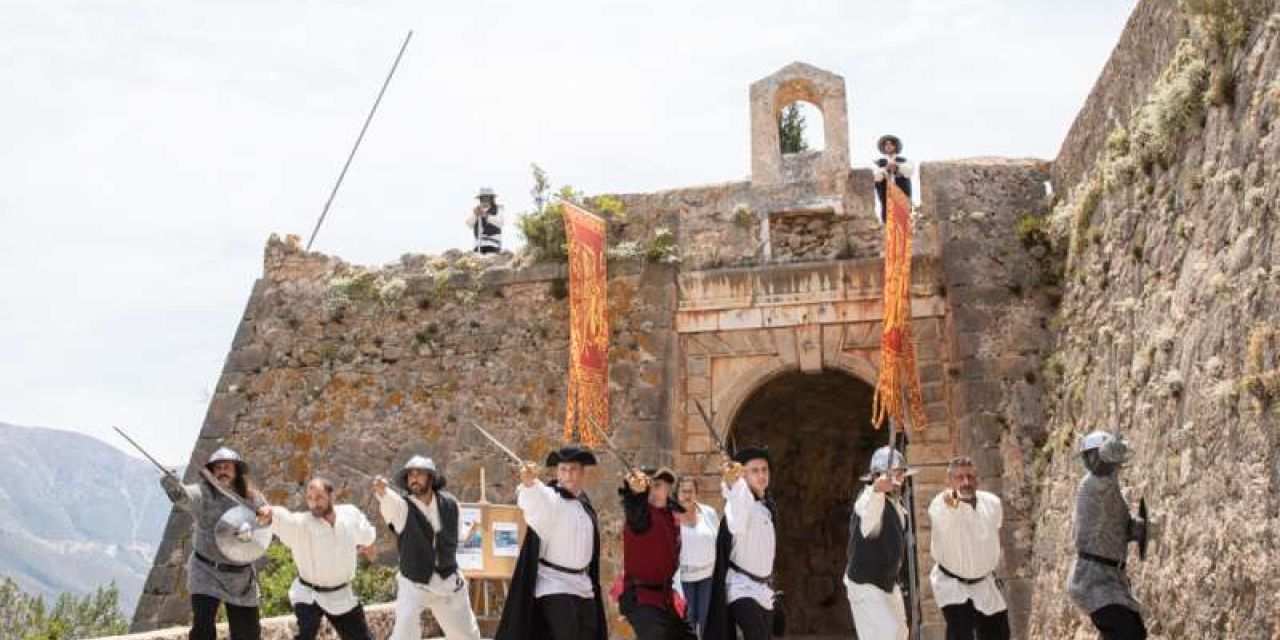 Αναπαράσταση αλλαγής φρουράς μπροστά από το Ενετικό Κάστρο στην Άσσο [05.06.2021]
