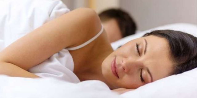 Στάσεις ύπνου που ανακουφίζουν από τον πόνο στη μέση