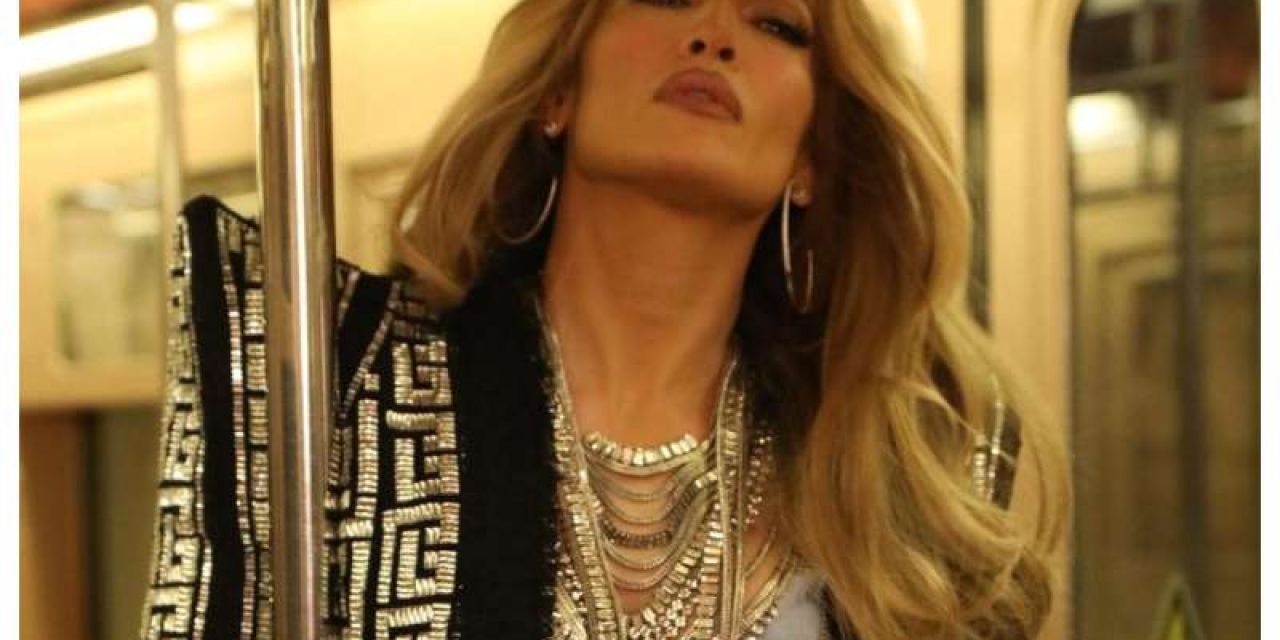 Πώς είναι η JLO χωρίς makeup και extensions;