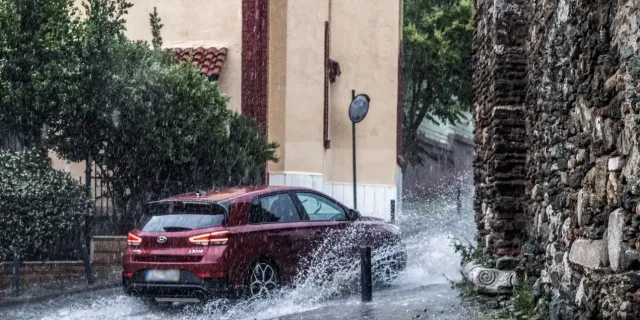 Καιρός σήμερα: Λασποβροχές στο μεγαλύτερο μέρος της χώρας – Πέφτει η θερμοκρασία