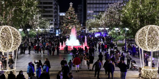 Πότε κάνει «πρεμιέρα» το εορταστικό ωράριο Χριστουγέννων: Τι πρέπει να γνωρίζετε