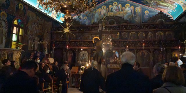 Ι.Ν. Αγίου Σπυρίδωνος Αργοστολίου: «Σήμερον Κρεμάται επί Ξύλου» [09.04.2026]