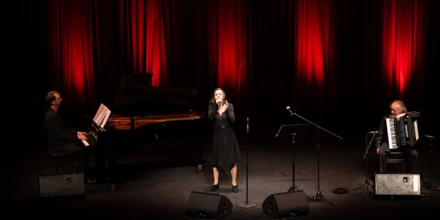 Η Maria Bill έφερε τον κόσμο της Edith Piaf στο Αργοστόλι @Κέφαλος [03.10.2026]