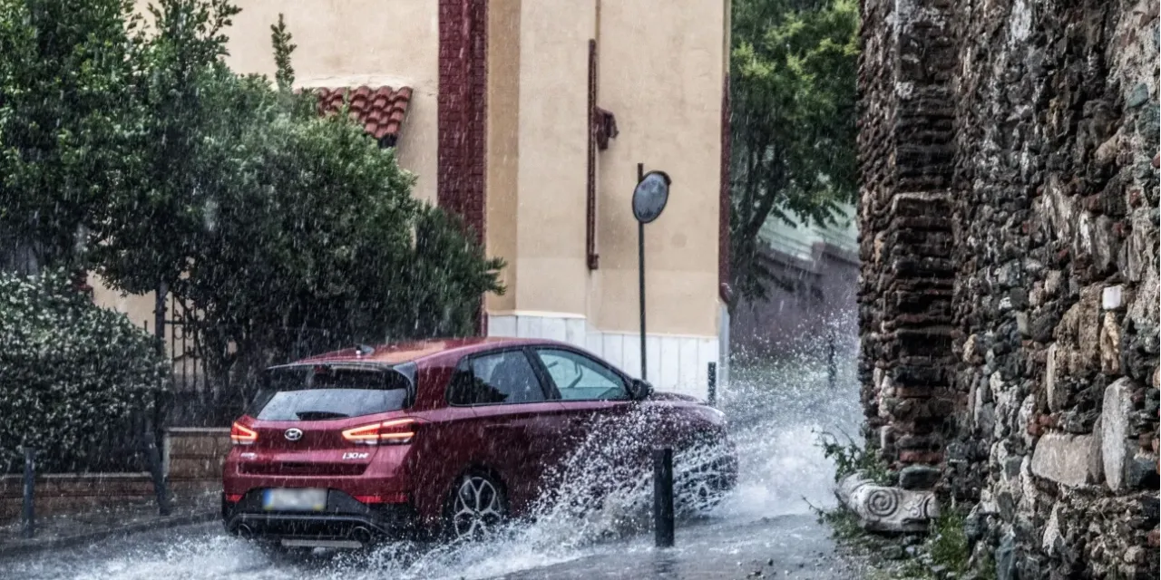 Καιρός σήμερα: Λασποβροχές στο μεγαλύτερο μέρος της χώρας – Πέφτει η θερμοκρασία