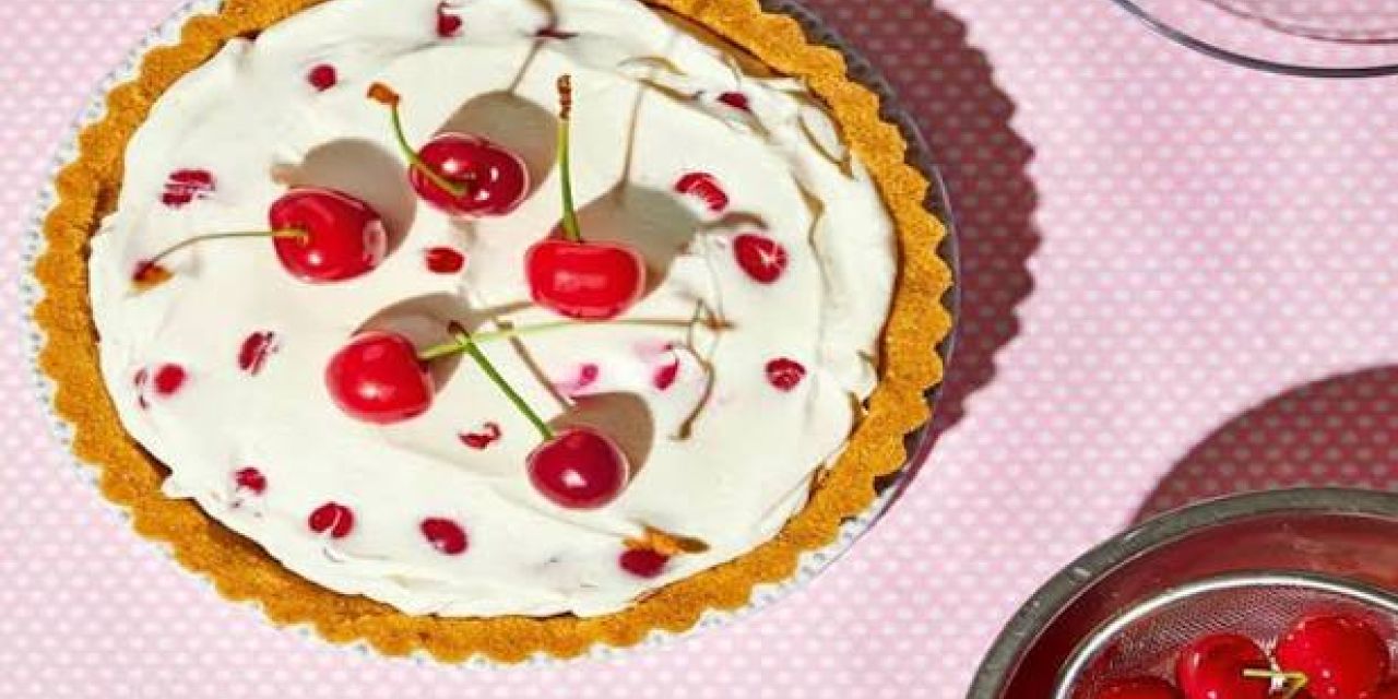 Τάρτα frozen yogurt με κεράσια