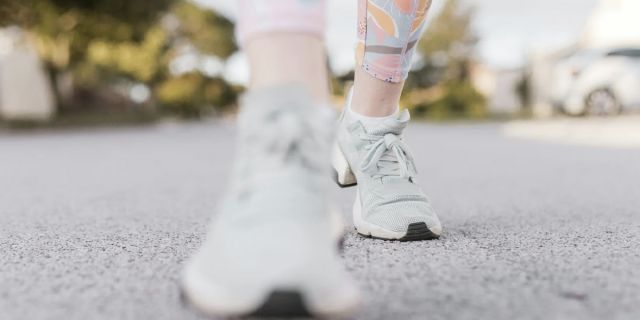 Πρωινό ή βραδινό περπάτημα; Τι μας ωφελεί περισσότερο