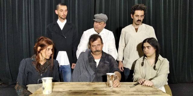 H παράσταση «Στο μαύρο άσπρο του κόσμου» στο Δημοτικό Θέατρο Αργοστολίου «Κέφαλος»
