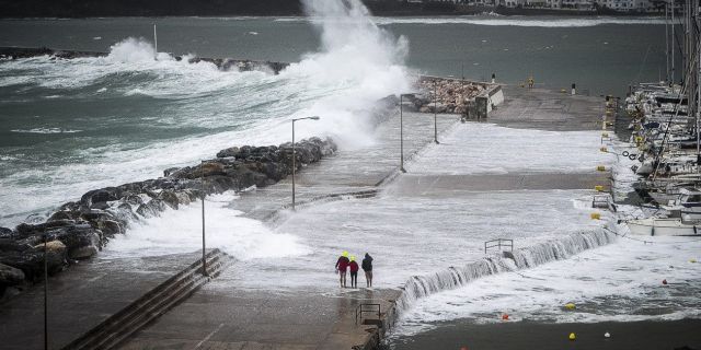 Έρχεται το «ERMINIO»: Ισχυρή κακοκαιρία στη Σάμη – Έκκληση για προσοχή και αποφυγή της παραλίας Μύρτου