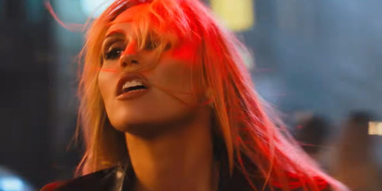 H Miley Cyrus επιστρέφει ανανεωμένη στη μουσική σκηνή με νέο ήχο και… όνομα