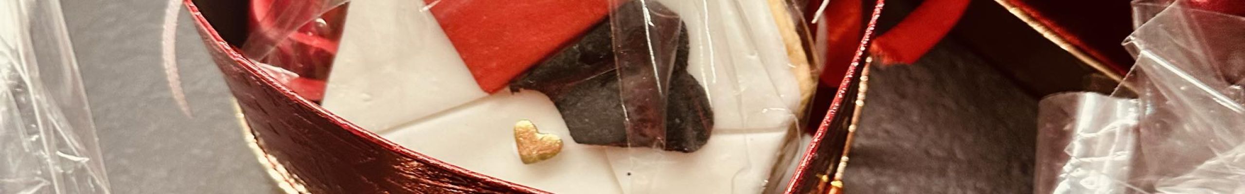 Λαχταριστά γλυκά από τον «Φούρνο Τρίτη Γενιά» για την Ημέρα του Αγίου Βαλεντίνου