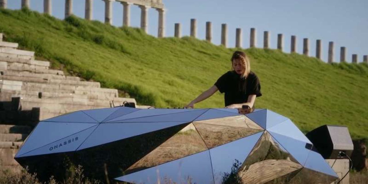 H Charlotte de Witte σε ένα μοναδικό Dj set στην Αρχαία Μεσσήνη