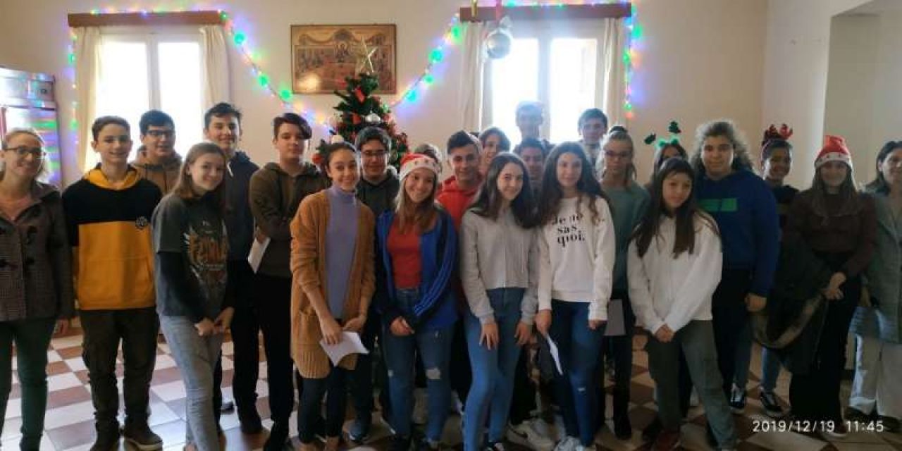Επίσκεψη των μαθητών του 2ου Γυμνασίου Αργοστολίου στο Δημοτικό Γηροκομείο Αργοστολίου