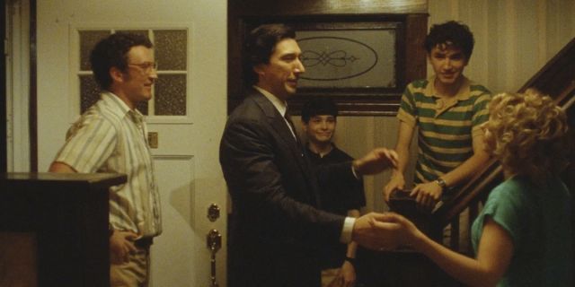 «Paper Tiger»: Κυκλοφόρησε το νέο τρέιλερ με τους Άνταμ Ντράιβερ και Σκάρλετ Γιόχανσον