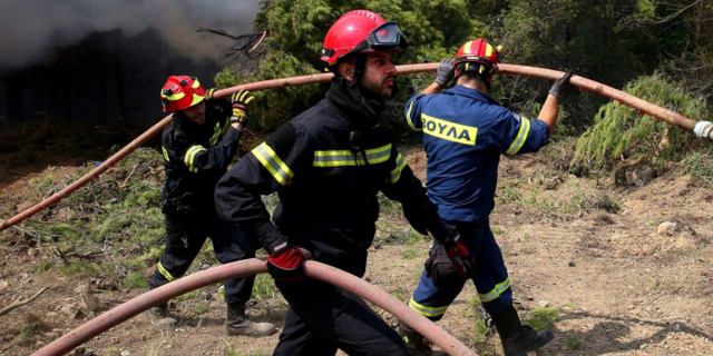Στεκόμαστε στο πλευρό των εποχικών πυροσβεστών Κεφαλονιάς και Ιθάκης
