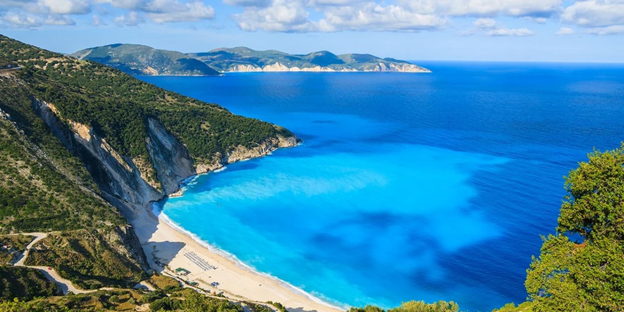 Γιατί ο Μύρτος στην Κεφαλονιά δεν είναι άλλη μία συνηθισμένη παραλία