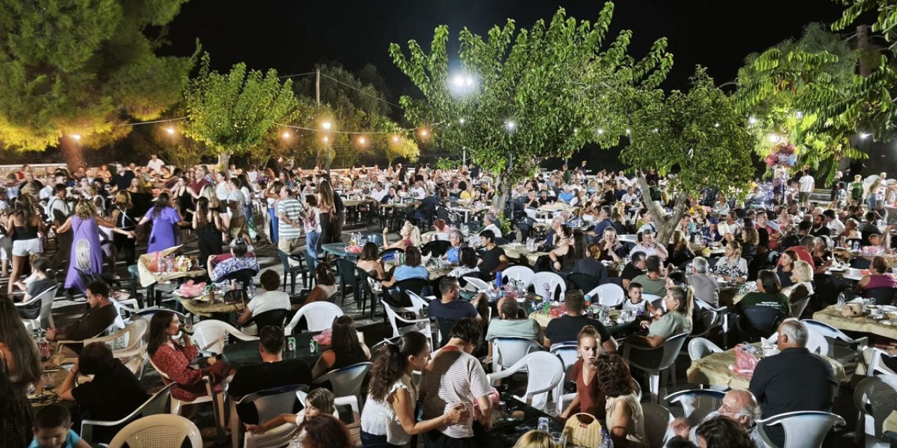 Ένα αυθεντικό νησιώτικο γλέντι εχθές το βράδυ στα Πουλάτα