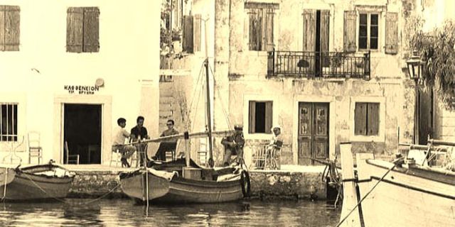 ΡΕΤΡΟ: Καφεδάκι στο καφενείο της Ειρήνης Βρυώνη στο Φισκάρδο