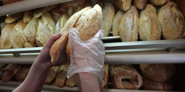 Ο φούρναρης έπαθε την πλάκα της ζωής του όταν κατάλαβε σε ποιον λογαριασμό κατέθεσε 1.800 ευρώ!