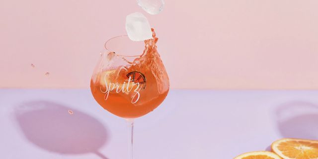 Spritz Hour: Τα καλοκαιρινά κοκτέιλ που αξίζει να δοκιμάσεις στο σπίτι