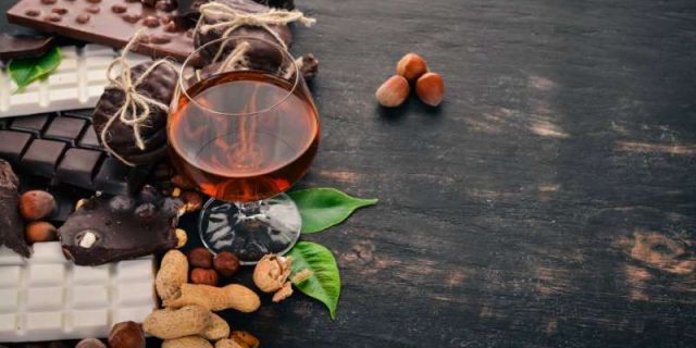 Τι κοινό έχουν η σοκολάτα, το κρασί και το πράσινο τσάι;