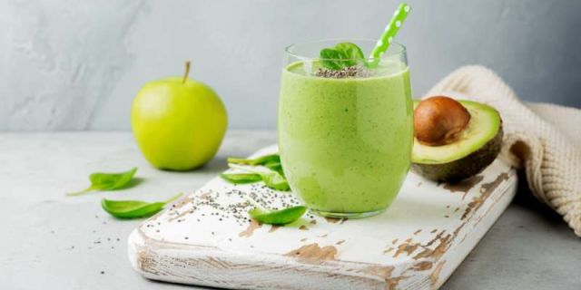 Συνταγή για Detox Smoothie με 4 χειμωνιάτικα φρούτα και λαχανικά