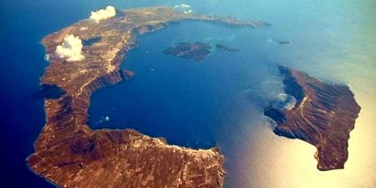 Ο πρώτος υποθαλάσσιος γεωμορφολογικός χάρτης της Σαντορίνης από άλλο πλανήτη