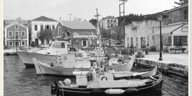Οι βαρκούλες στο λιμανάκι του Φισκάρδου μιας άλλης εποχής