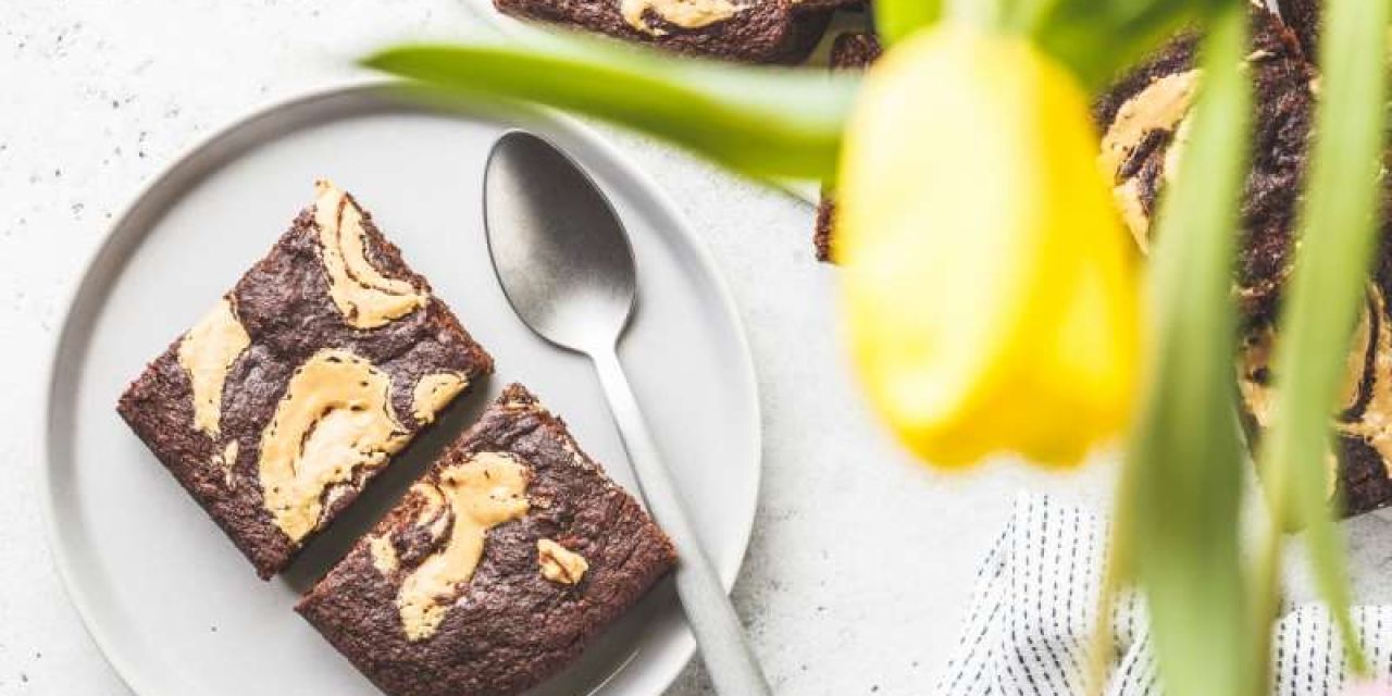 Συνταγή για βελούδινο Brownies με μπανάνα και φυστικοβούτυρο