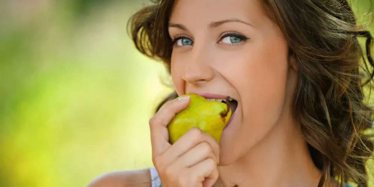 Το αντικαρκινικό φρούτο που προστατεύει την καρδιά και βοηθά στην απώλεια βάρους
