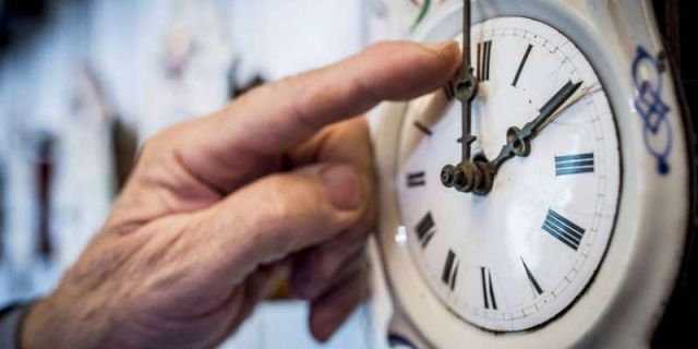 Αλλαγή ώρας: Πότε γυρνάμε τους δείκτες των ρολογιών μας