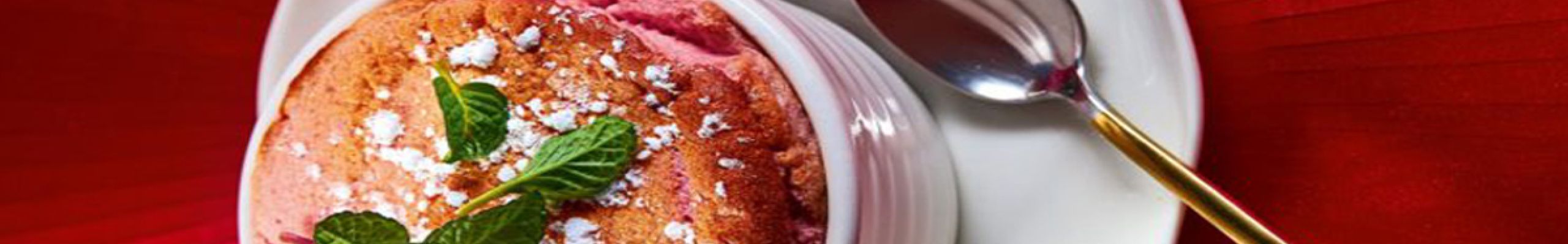 Συνατή για σουφλέ φράουλας