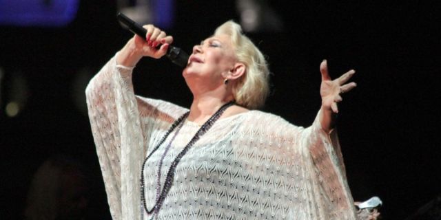 Όλη η Ελλάδα αποχαιρετά τη «Μεγάλη Κυρία» του ελληνικού τραγουδιού