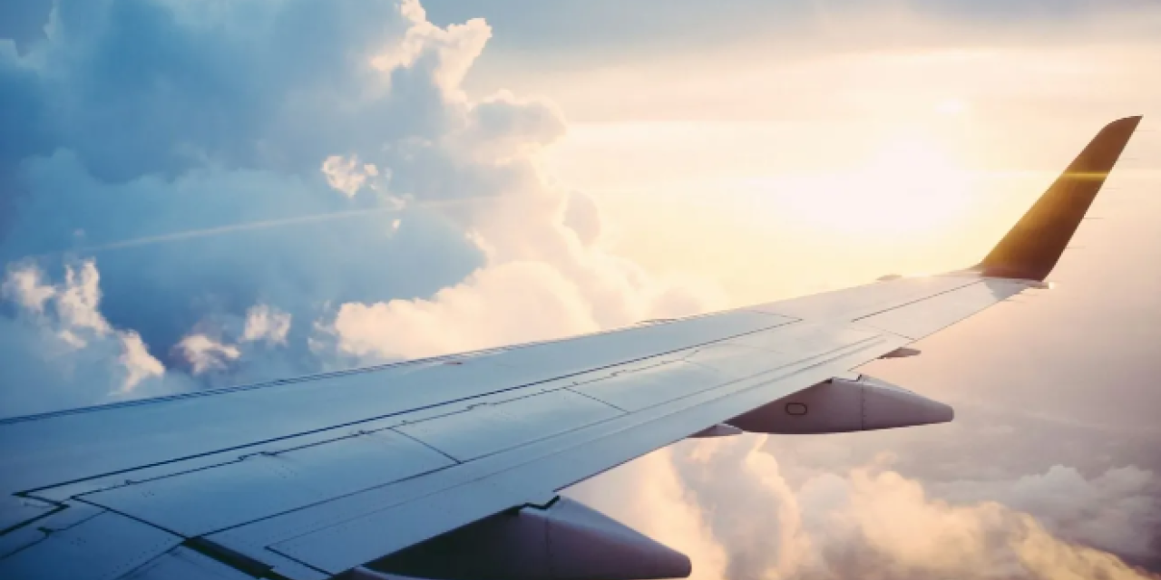 Τουαλέτες, ζεστό φαγητό και Wi-fi στα 40.000 πόδια – Η κρυφή επιστήμη των αεροπλάνων