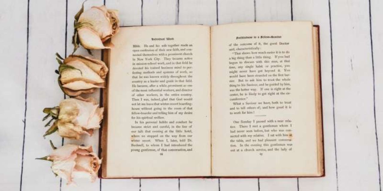 4 ρομαντικά βιβλία γραμμένα από γυναίκες συγγραφείς