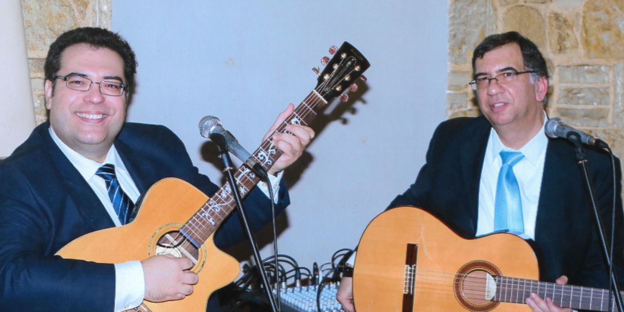 Σπύρος & Μάκης Καραβιώτης: Κοπή πίτας για τα 29 χρόνια της καλλιτεχνικής τους παρουσίας στο τραγούδι