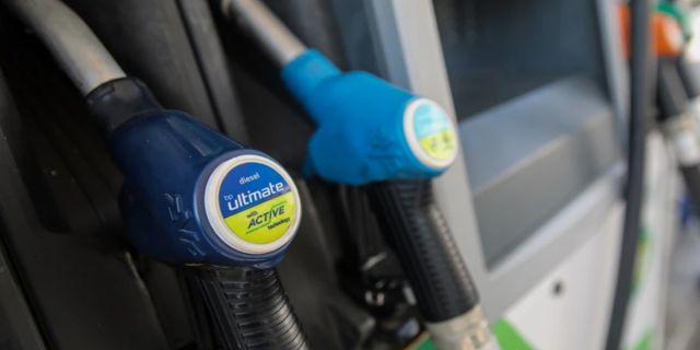 Fuel Pass: Πότε θα γίνουν οι αιτήσεις, οι δικαιούχοι, τα ποσά και η διπλή επιδότηση