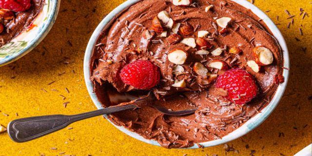 Νηστίσιμη μους σοκολάτα με αβοκάντο και μέλι