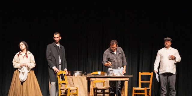 Η παράσταση «Στο μαύρο άσπρο του κόσμου» στο θέατρο «Κέφαλος»