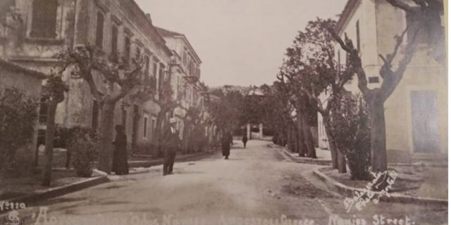 Ρετρό: Μια όμορφη φωτογραφία του 1923 από την οδό Νάπιερ