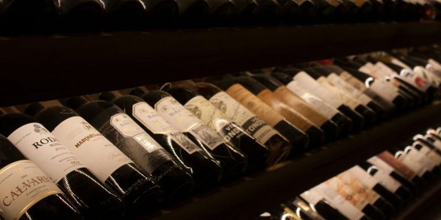 Η κάβα 40.000 σπάνιων κρασιών του Στάλιν θα τεθεί σε δημοπρασία – Πώς θα αξιοποιήσει τα χρήματα η Γεωργία
