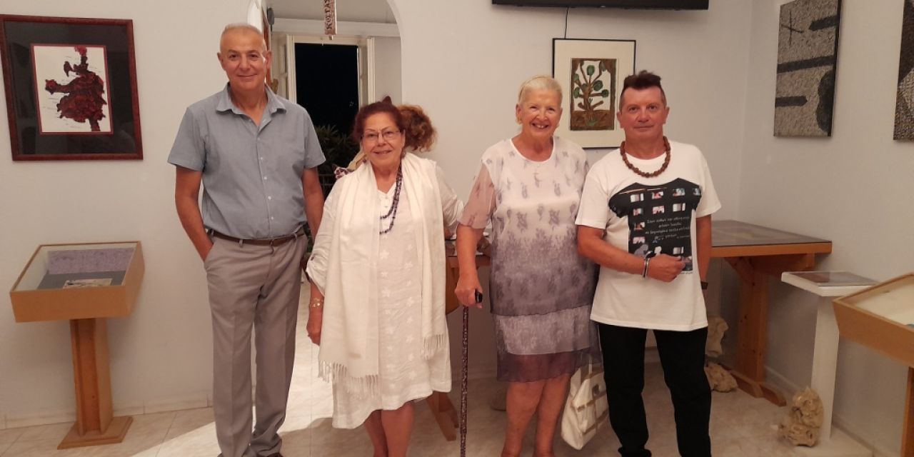 Εγκαινιάστηκε και συνεχίζεται η έκθεση «DOS A DOS» του Δημοσθένη Δαββέτα και του Κώστα Ευαγγελάτου στο Αργοστόλι!