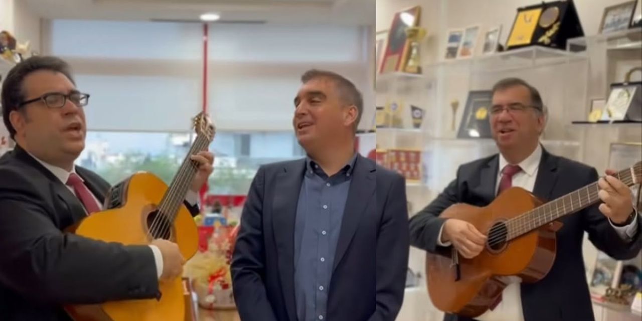 Τα κάλαντα από τους αδελφούς Καραβιώτη