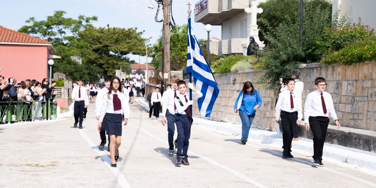 Κατάθεση στεφάνων και παρέλαση στις Κεραμειές [21.05.2026]