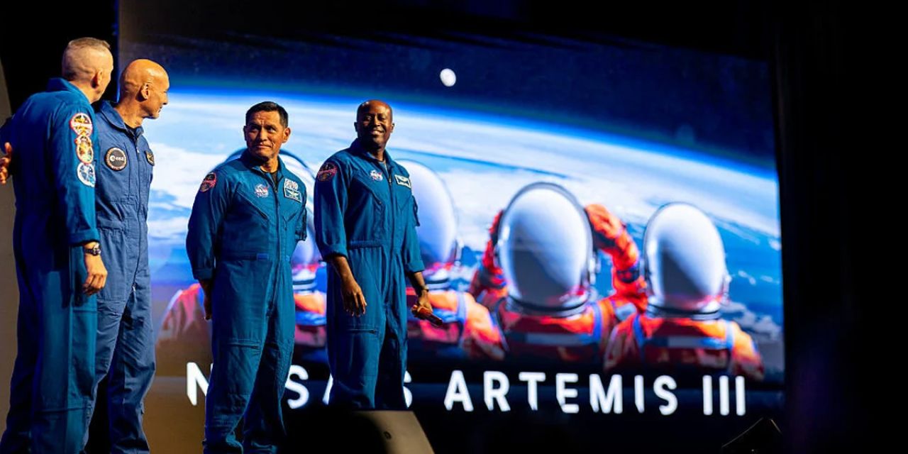 NASA: Αυτοί είναι οι τέσσερις αστροναύτες της αποστολής Artemis III