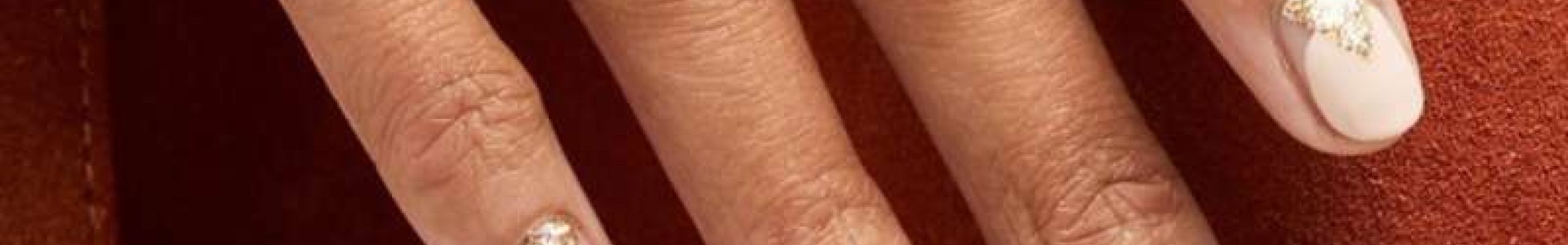 Τα nail designs που θέλουμε να δοκιμάσουμε για τα Χριστούγεννα